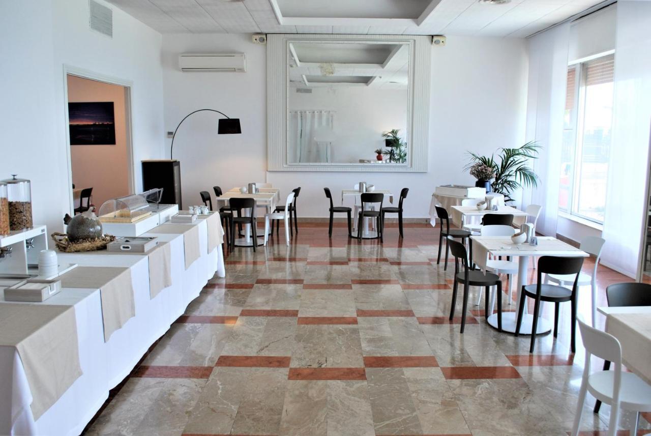 Park Hotel Mar Grande Taranto Exterior foto